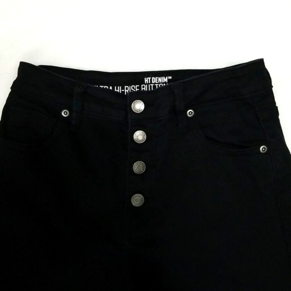 Black HT Denim ultra-Highrise button front shorts size 3